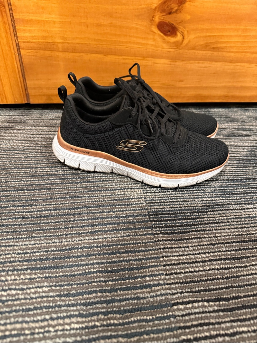 Women’s sketchers sneakers